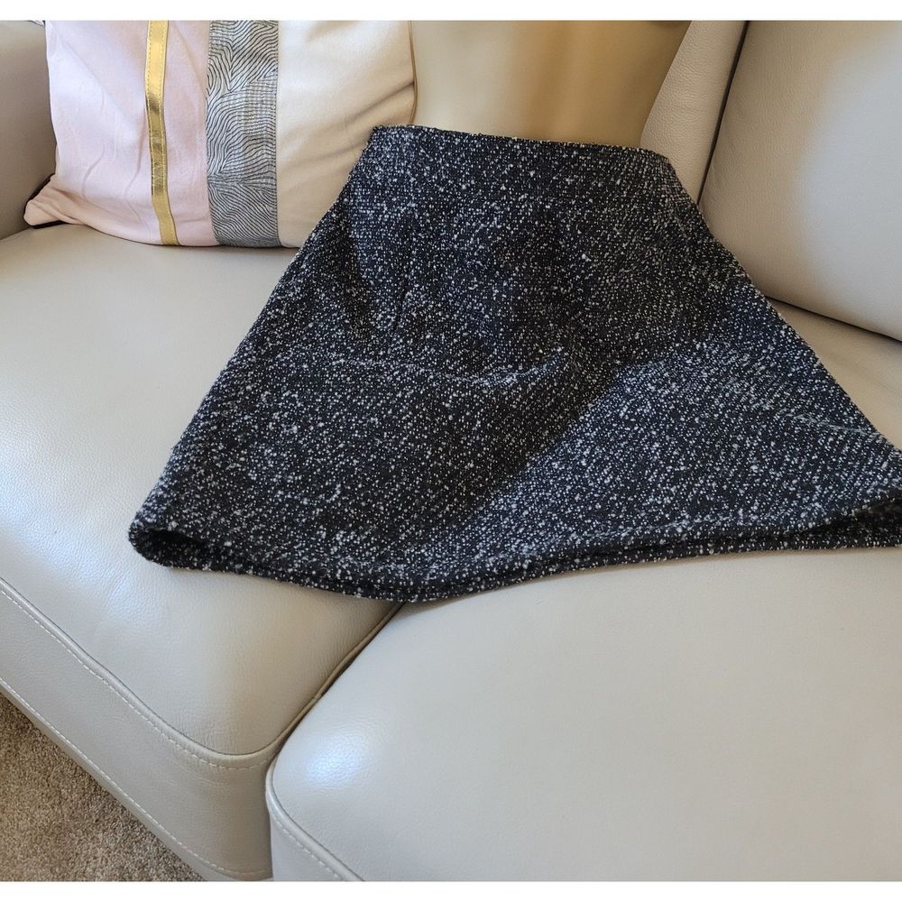 LOFT | Tweed Black Skirt | Sizs XSP | Womens